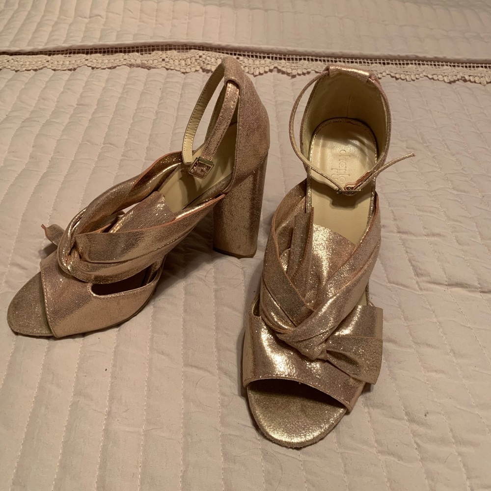 🍉 Rose gold shimmery chunky heels!